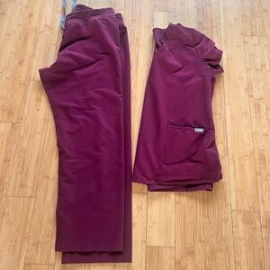 Figs scrubs sz Large top and Large Petite pants